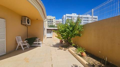 Moradia Isolada T4 - Escritório -  Barbecue - Painéis Solares - Garagem - Portimão
