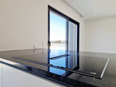 Moradia T4 - Piscina - Barbecue - Piso Radiante - 3 Suítes - Garagem - Mexilhoeira Grande - Algarve