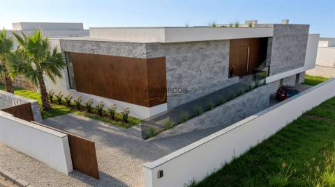 Moradia T3 - Vista Mar - Piscina - Garagem - Terraço Acessível - Barbecue - Porto de Mós - Lagos