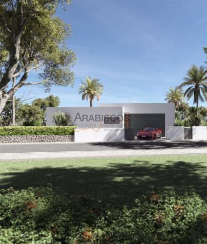 Sofisticação e conforto no coração do Algarve - Moradia T3 com piscina em Monte Canelas