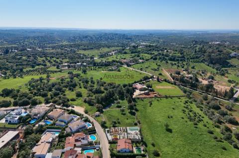 Sofisticação e conforto no coração do Algarve - Moradia T3 com piscina em Monte Canelas