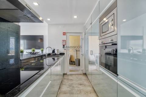 T2 - Vista Mar - Remodelado - Varanda - Garagem -  Praia da Rocha - Algarve