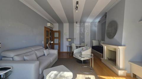 T1 - Zona Ribeirinha de Portimão – Vista Rio Arade - Lugar de Garagem - Portimão - Algarve