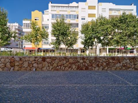 Apartamento T1 - Piscina - Ar Condicionado - Varanda -  Arrumo - Estacionamento - Portimão - Algarve