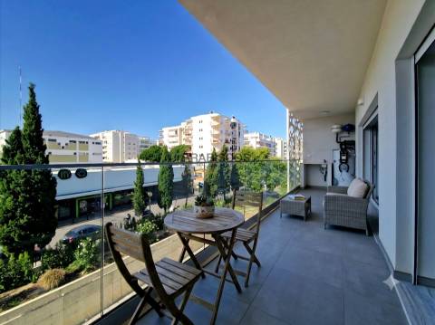 Apartamento T1 - Piscina - Ar Condicionado - Varanda -  Arrumo - Estacionamento - Portimão - Algarve