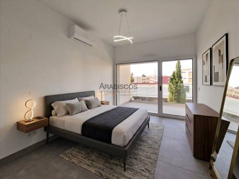 Apartamento T1 - Piscina - Ar Condicionado - Varanda -  Arrumo - Estacionamento - Portimão - Algarve