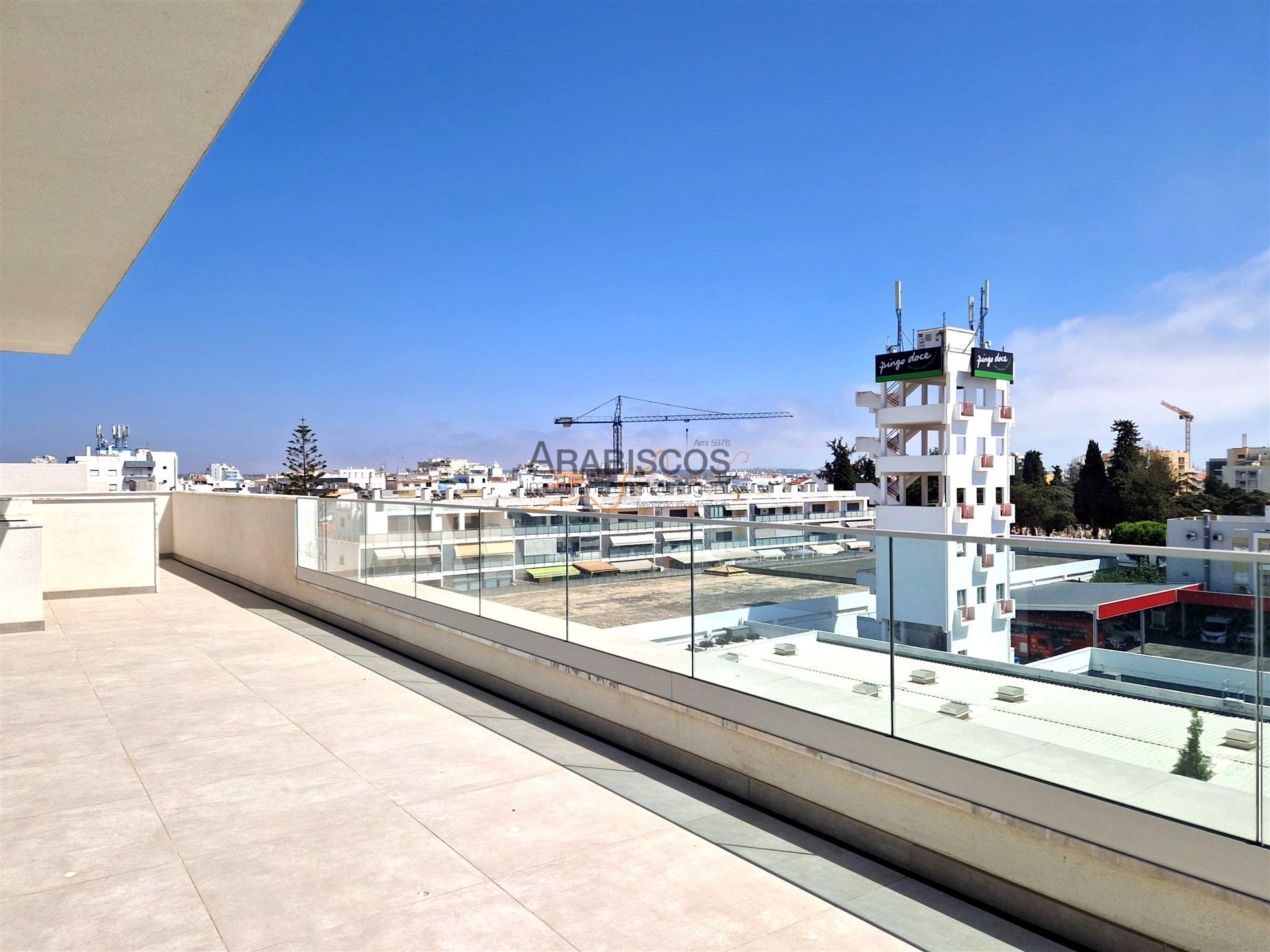 Penthouse T3 - Terraço com 115 m2 - Piscina Privativa - Ar Condicionado - Piso Radiante - Portimão