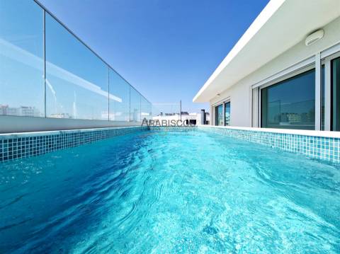 Penthouse T3 - Terraço com 115 m2 - Piscina Privativa - Ar Condicionado - Piso Radiante - Portimão