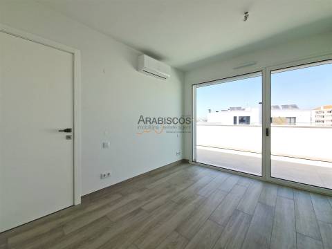 Penthouse T3 - Terraço com 115 m2 - Piscina Privativa - Ar Condicionado - Piso Radiante - Portimão