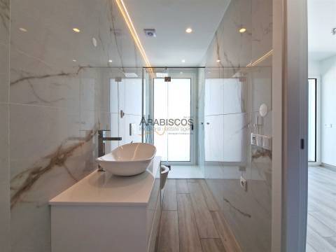 Penthouse T3 - Terraço com 115 m2 - Piscina Privativa - Ar Condicionado - Piso Radiante - Portimão