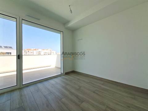 Penthouse T3 - Terraço com 115 m2 - Piscina Privativa - Ar Condicionado - Piso Radiante - Portimão