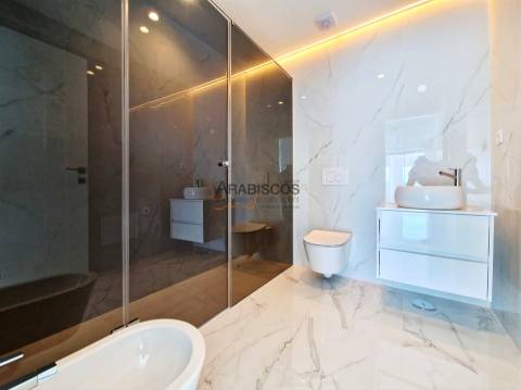 Penthouse T3 - Terraço com 115 m2 - Piscina Privativa - Ar Condicionado - Piso Radiante - Portimão