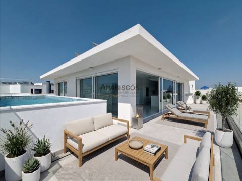 Penthouse T3 - Terraço com 115 m2 - Piscina Privativa - Ar Condicionado - Piso Radiante - Portimão