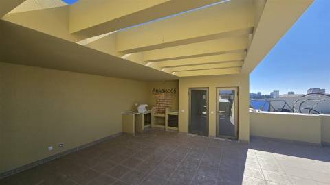Apartamento T3 - Penthouse - Piscina - Terraço Privativo - Barbecue - Jacuzzi - Alvor