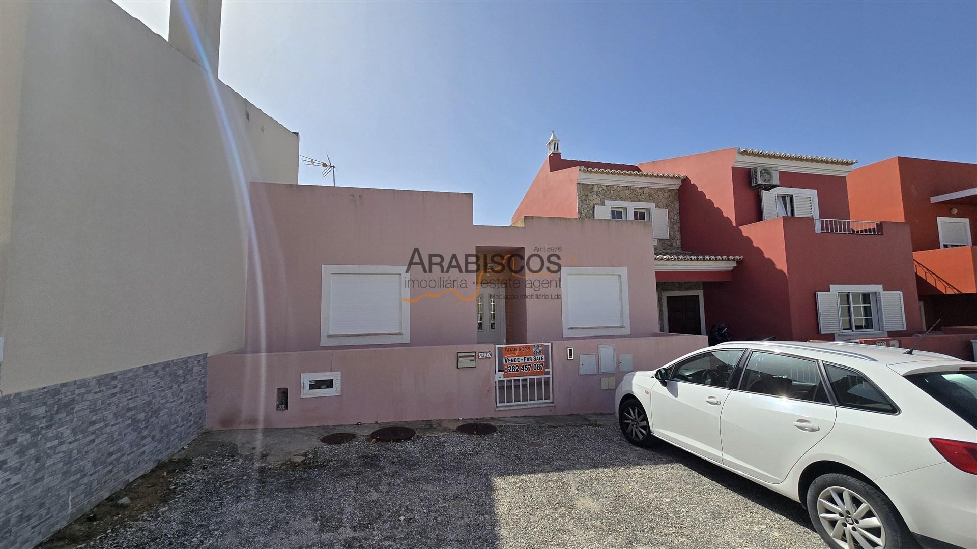 Moradia T3 (T2+1)  - Térrea - Zona Tranquila - Bemposta - Alvor - Algarve