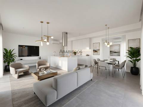 Apartamento T3 - Piscina - Varanda com 43m2 - Arrumo - 2 Lugares Estacionamento - Portimão - Algarve
