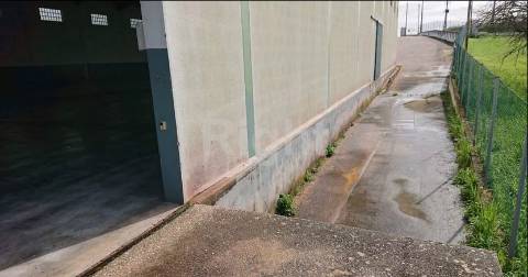 Armazém com 2000m2 em open space
