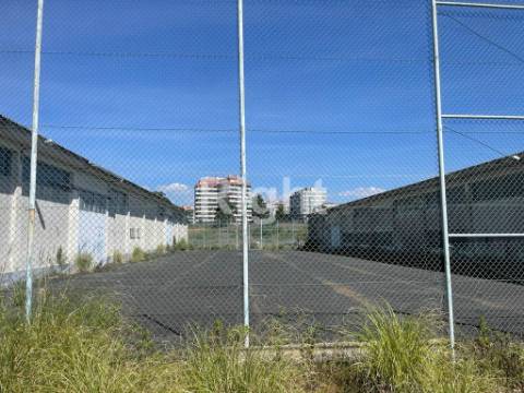 2 Armazéns no Cacém