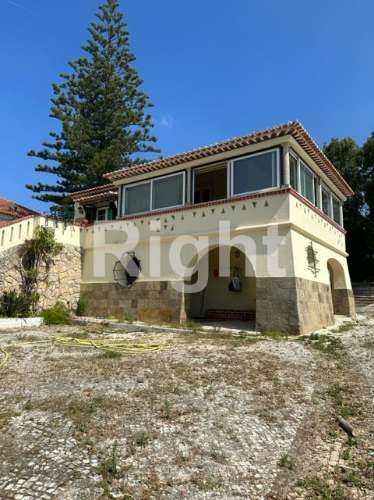 Moradia T3 com lote de 1.750m2 na zona nobre da Venda do Pinheiro