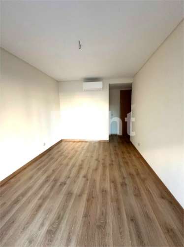 Apartamento T2 com 2 lugares de estacionamento em empreendimento novo nas Laranjeiras