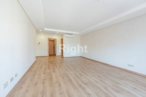 Apartamento T3 com garagem em empreendimento novo nas Laranjeiras