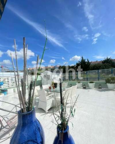 Apartamento T3 com terraço de 80m2 na Quinta da Bela Vista