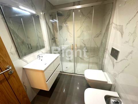 Apartamento T2 novo em Benfica
