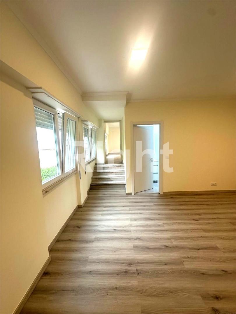 Apartamento T3 remodelado em Alvalade