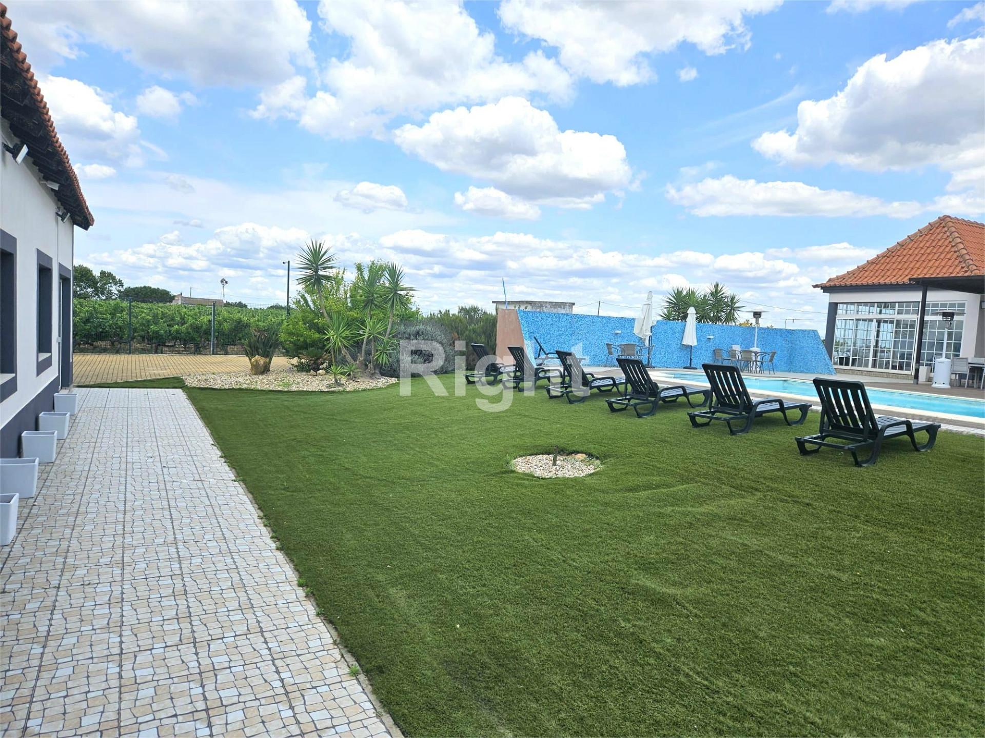 Quinta com Piscina em Palmela.