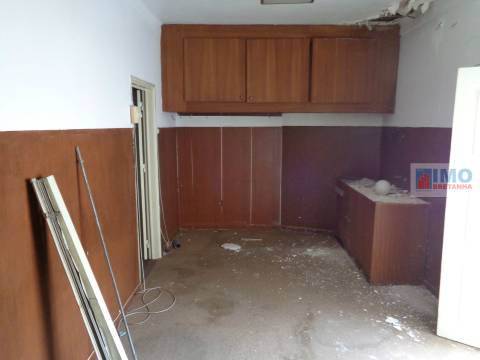 Edifício c/ projeto para 5 Apartamentos