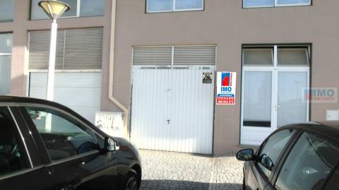 Garagem para 6 carros perto da ESE