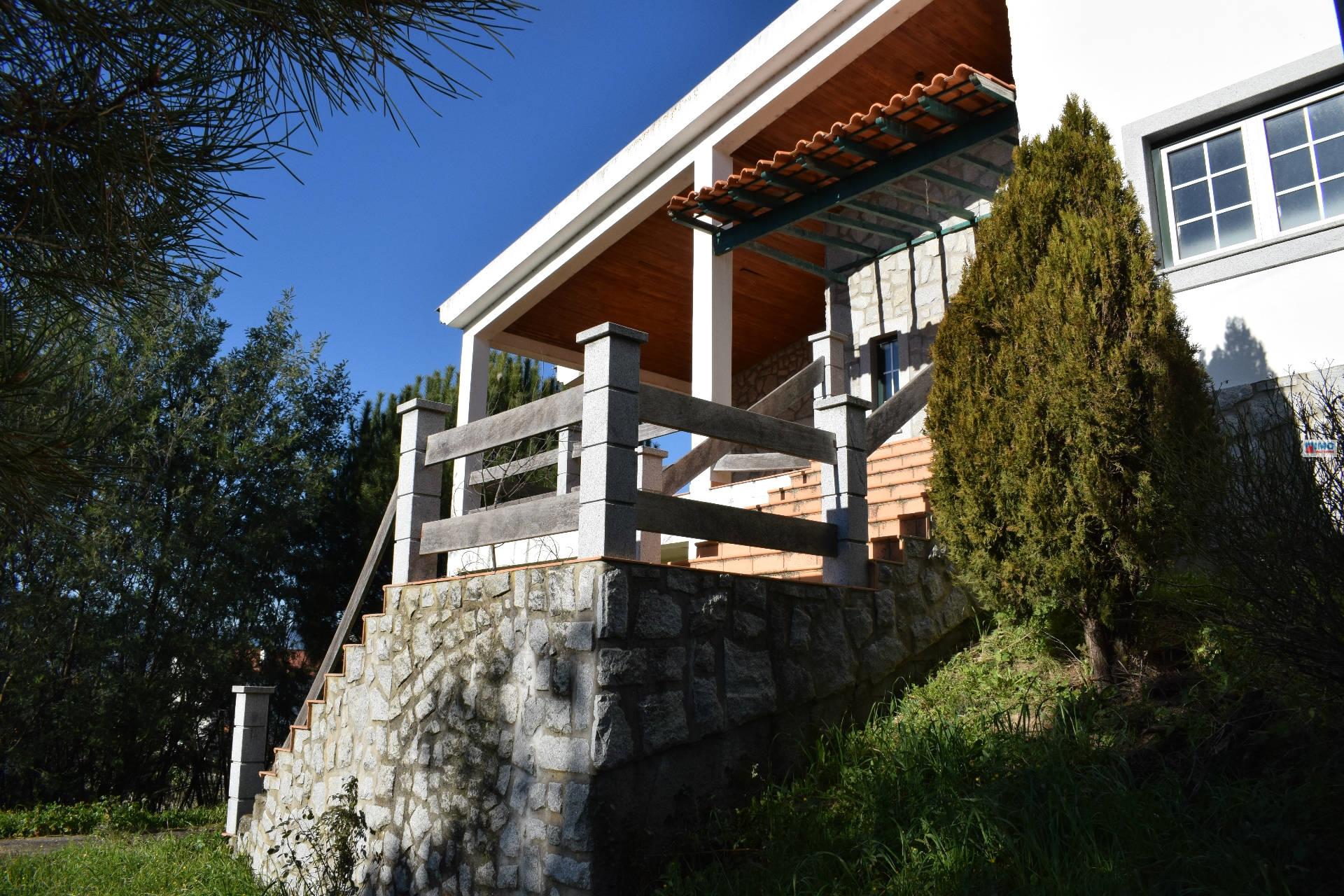 Moradia V5 com terreno - Peraboa