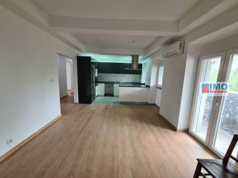 Andar Moradia V4 - Zona do Cansado