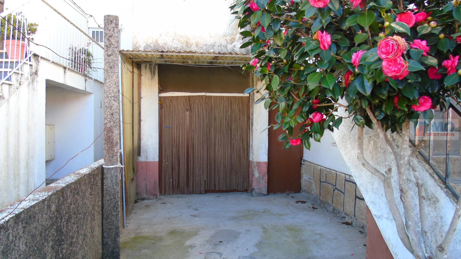 Edifício com 3 apartamentos em Castelo Branco