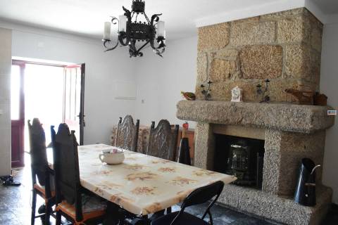 Quinta  c/ 5,36ha  e c/ Moradia V4  - Teixoso - 10 min da Covilhã