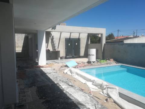 Moradia Isolada V4 Térrea -  Fernão Ferro