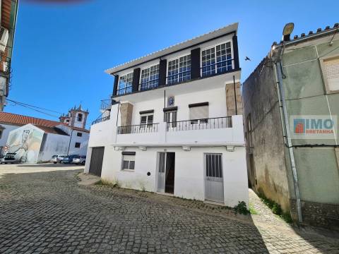 Moradia V3 c/ garagem e terraço - Alcains