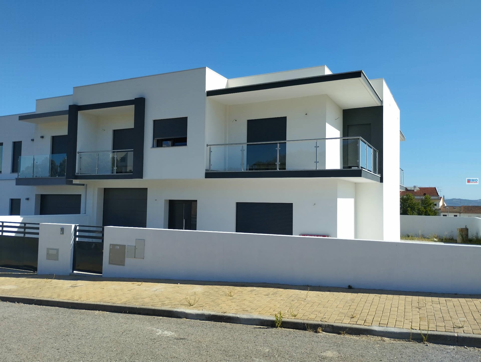 Moradia V4 em Urbanização do Fundão