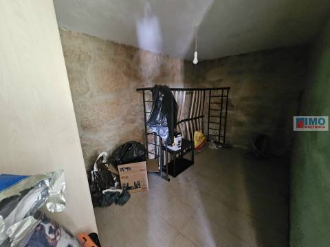 Quinta com moradia V2 legalizada