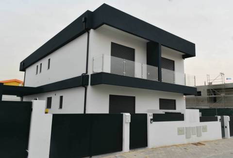 Moradia V3 duplex - NOVA - Redondos, Fernão Ferro