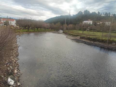 Moradia p/ Restaurar - Casegas