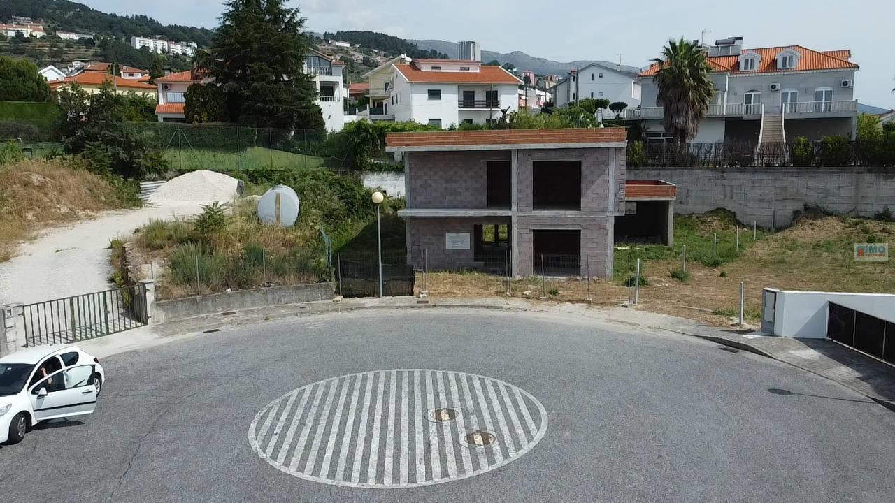 Moradia V4 em Construção - Covilhã