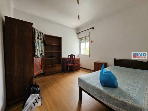 Apartamento T3, transformado em 5 quartos S. Martinho do Bispo-Coimbra com garagem fechada