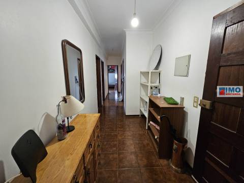 Apartamento T3, transformado em 5 quartos S. Martinho do Bispo-Coimbra com garagem fechada