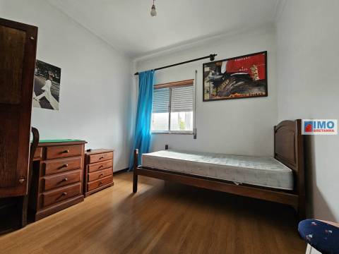 Apartamento T3, transformado em 5 quartos S. Martinho do Bispo-Coimbra com garagem fechada