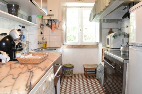 5 Moradias p/ Renovar e Terreno - Centro de Castelo Branco