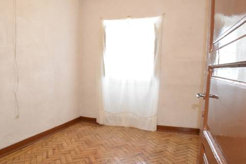 5 Moradias p/ Renovar e Terreno - Centro de Castelo Branco