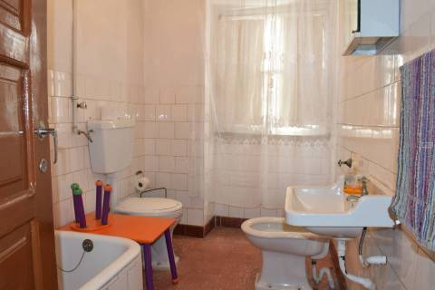 5 Moradias p/ Renovar e Terreno - Centro de Castelo Branco