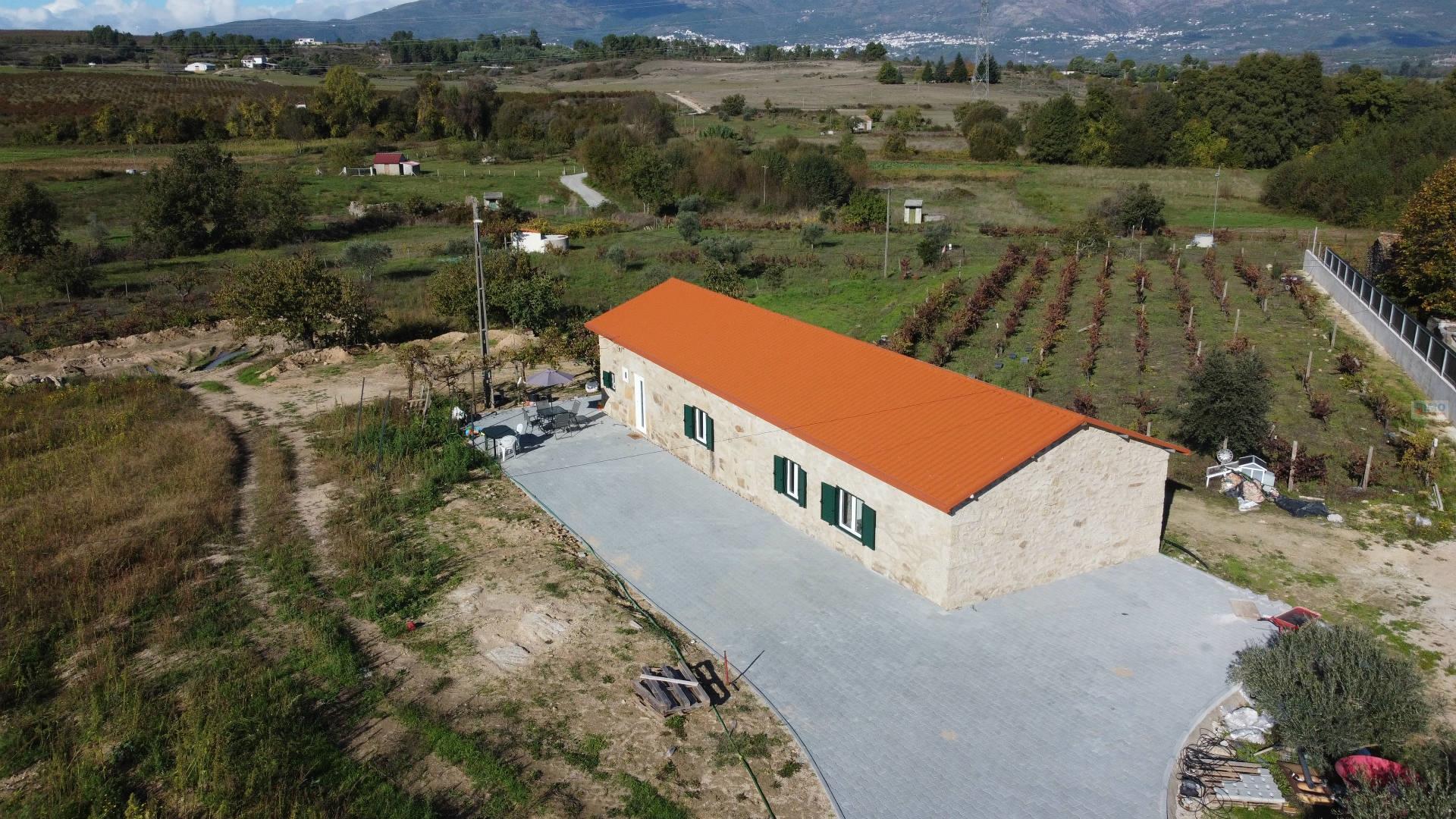 Quintinha c/ Moradia V3 - Peraboa - Covilhã
