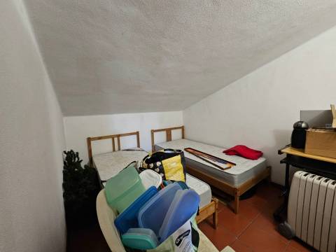 T2+3 Duplex - 5 quartos - Bairro Norton Matos - Coimbra